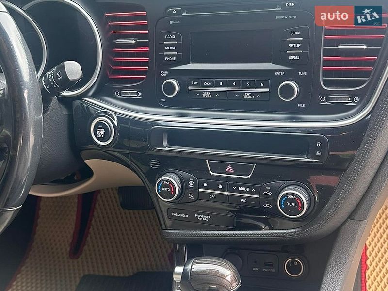Седан Kia Optima 2014 в Львові