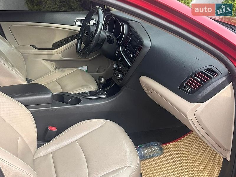 Седан Kia Optima 2014 в Львові