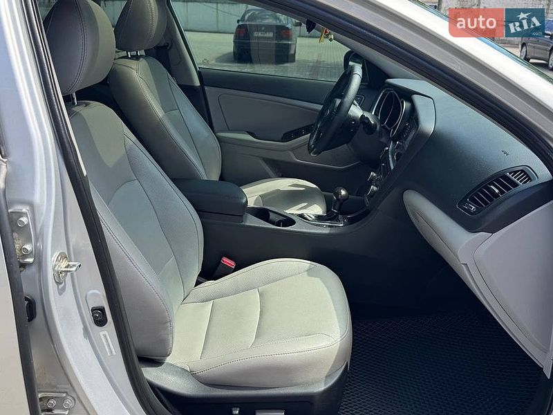 Седан Kia Optima 2014 в Дніпрі