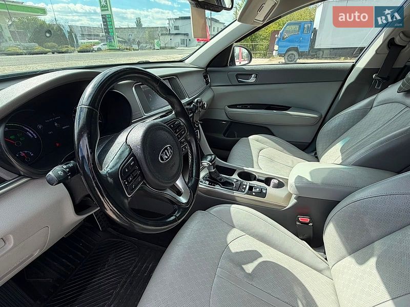 Седан Kia Optima 2018 в Нижній Апші