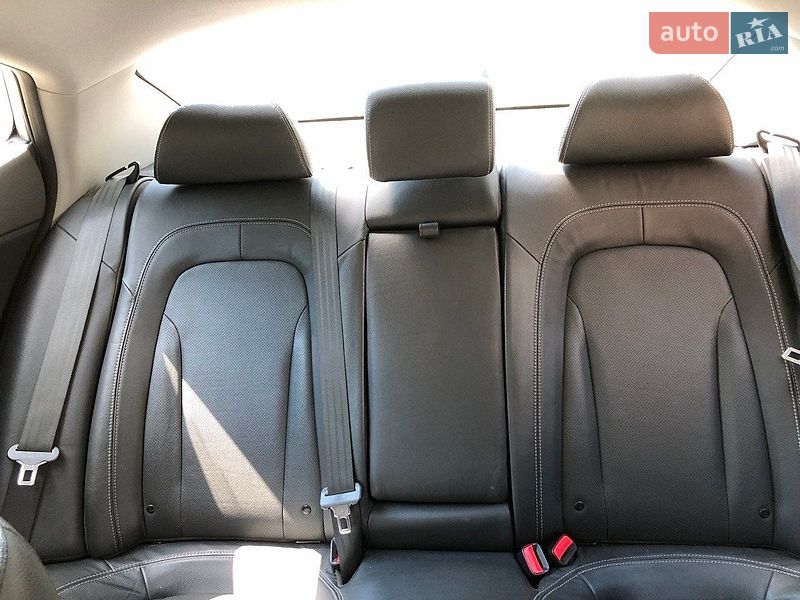Седан Kia Optima 2012 в Киеве