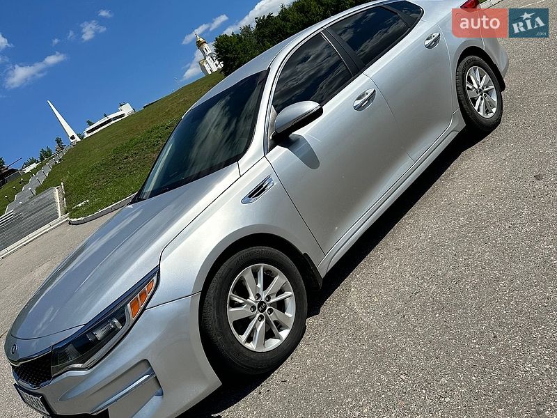 Седан Kia Optima 2017 в Харкові
