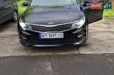 Седан Kia Optima 2015 в Ивано-Франковске