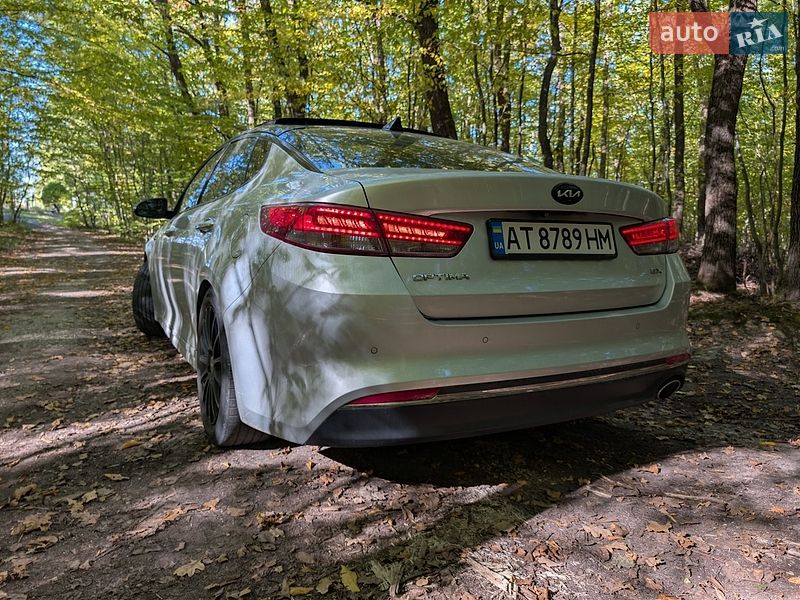 Седан Kia Optima 2016 в Ивано-Франковске