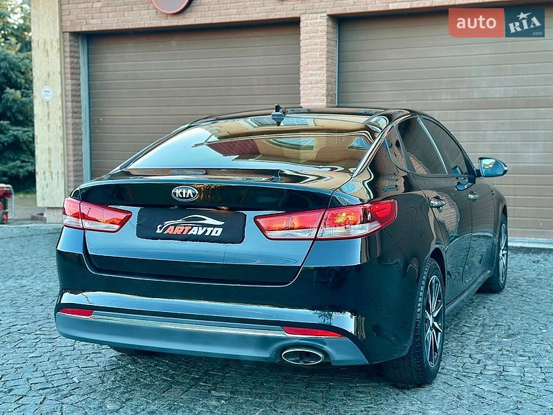 Седан Kia Optima 2016 в Святопетрівське