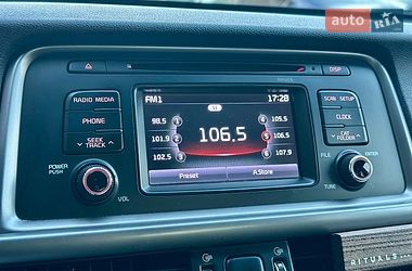 Седан Kia Optima 2016 в Святопетрівське