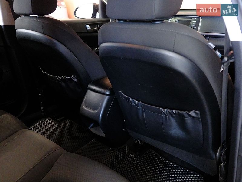 Седан Kia Optima 2017 в Одессе