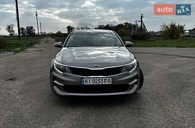 Седан Kia Optima 2017 в Киеве
