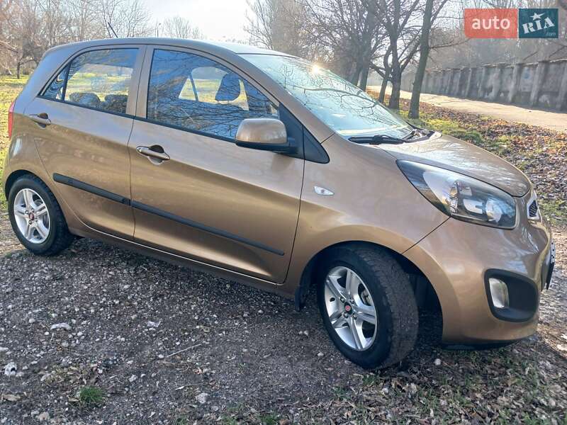 Хэтчбек Kia Picanto 2011 в Запорожье