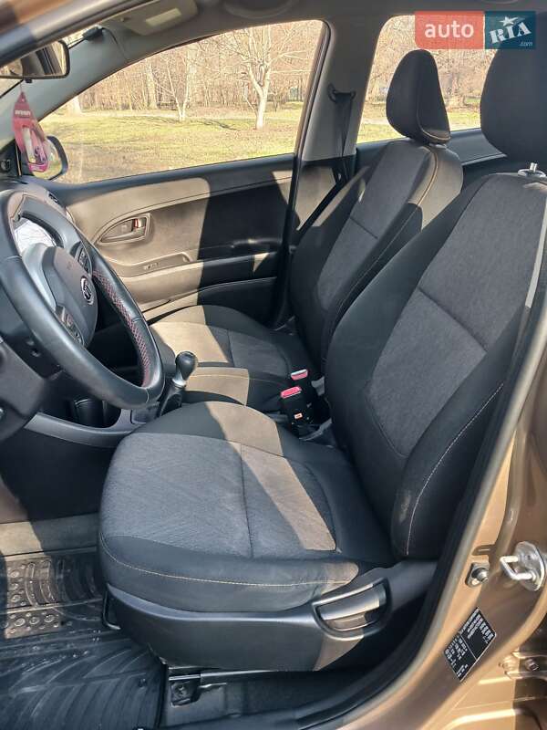 Хэтчбек Kia Picanto 2011 в Запорожье