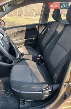 Хэтчбек Kia Picanto 2011 в 