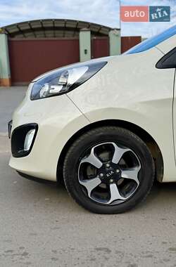 Хетчбек Kia Picanto 2012 в 