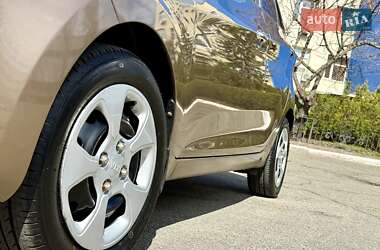 Хэтчбек Kia Picanto 2013 в 