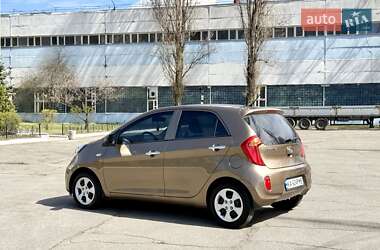 Хэтчбек Kia Picanto 2013 в 