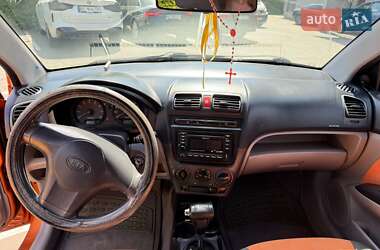 Хэтчбек Kia Picanto 2007 в 