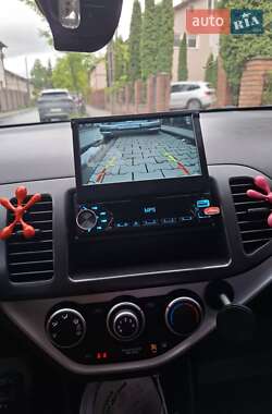 Хэтчбек Kia Picanto 2011 в 
