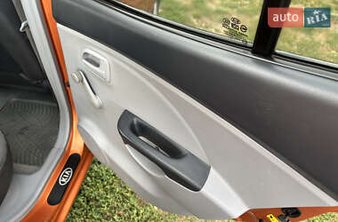 Хэтчбек Kia Picanto 2004 в 