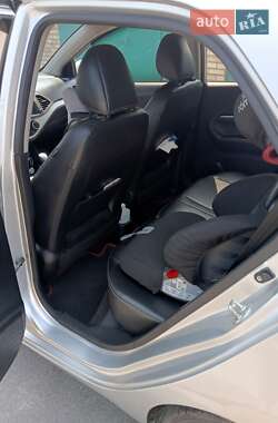 Хэтчбек Kia Picanto 2015 в 