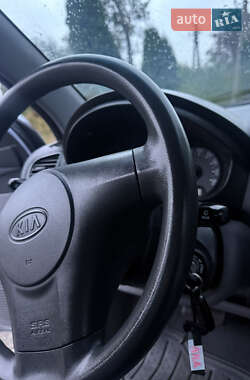 Хэтчбек Kia Picanto 2007 в 