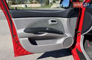 Хэтчбек Kia Picanto 2005 в 
