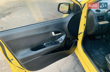 Хэтчбек Kia Picanto 2011 в 