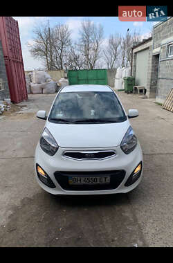 Хэтчбек Kia Picanto 2014 в Южном