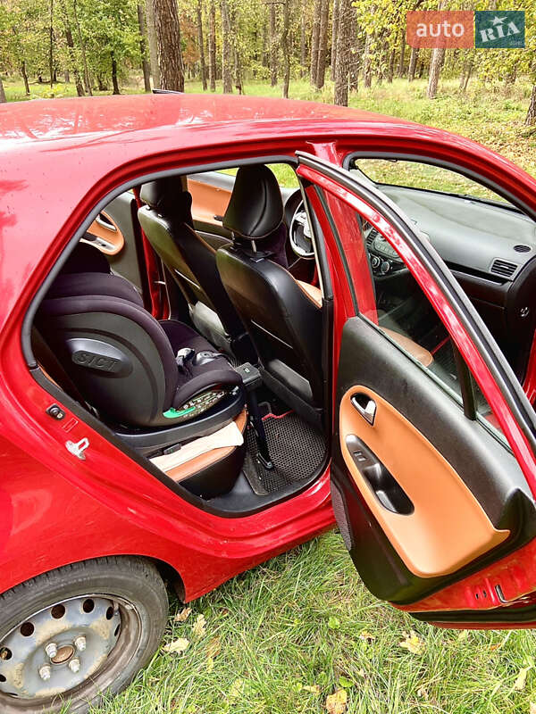 Хэтчбек Kia Picanto 2016 в Киеве