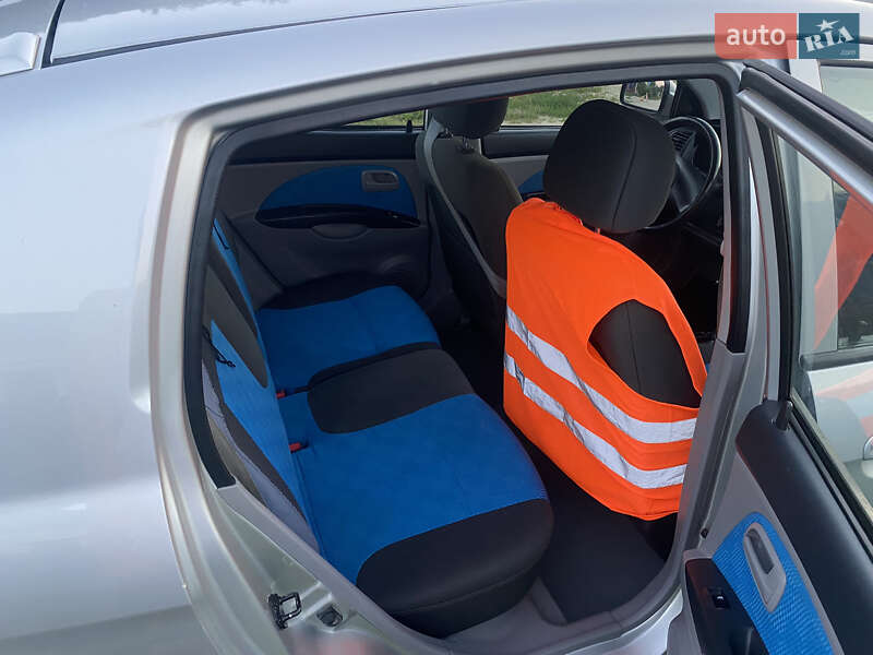 Хетчбек Kia Picanto 2005 в Кам'янець-Подільському фото 11 Хетчбек Kia Picanto 2005 в Кам'янець-Подільському