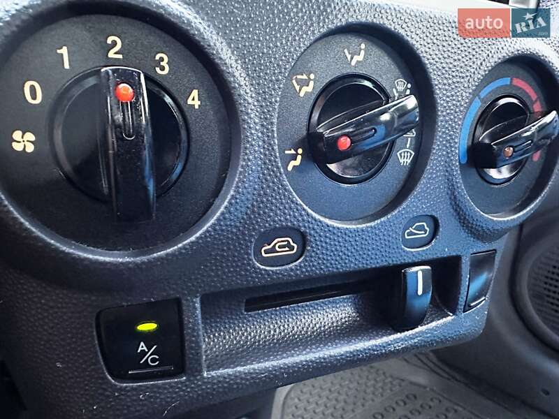 Хэтчбек Kia Picanto 2006 в Запорожье фото 4 Хэтчбек Kia Picanto 2006 в Запорожье