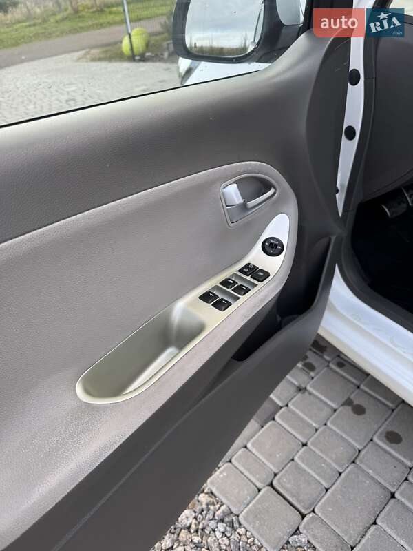 Хэтчбек Kia Picanto 2014 в Южном фото 21 Хэтчбек Kia Picanto 2014 в Южном