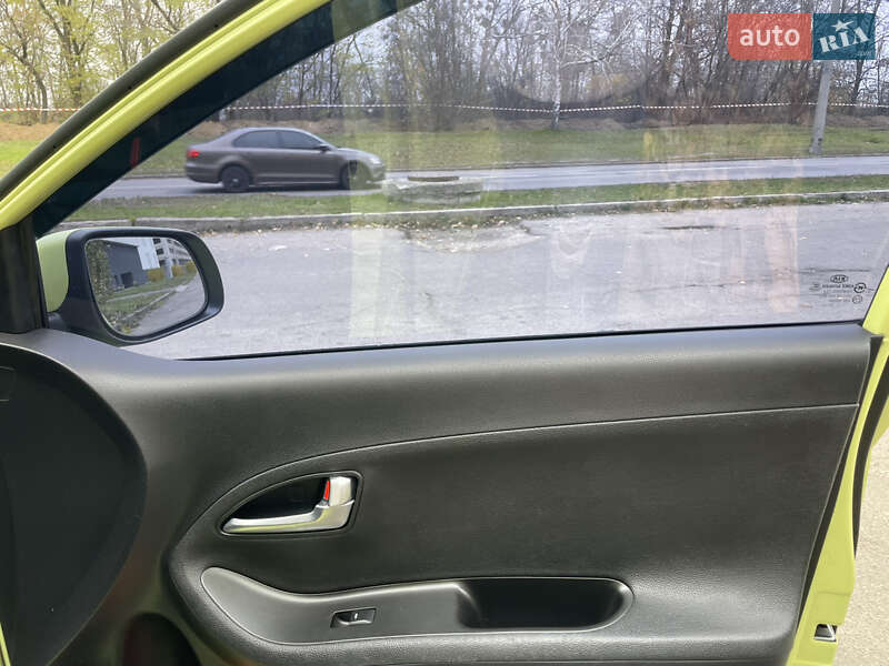 Хетчбек Kia Picanto 2011 в Черкасах