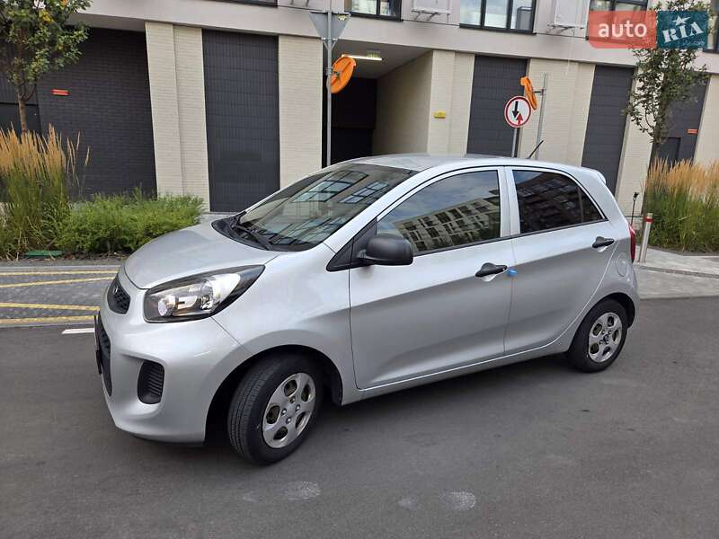 Хэтчбек Kia Picanto 2015 в Киеве