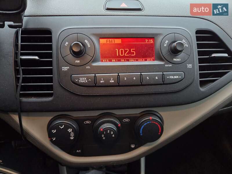 Хэтчбек Kia Picanto 2015 в Киеве