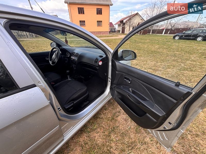 Хэтчбек Kia Picanto 2008 в Надворной