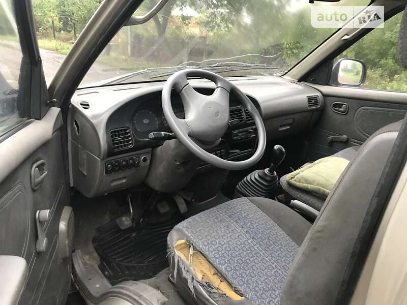 Вантажний фургон Kia Pregio 2003 в Смілі