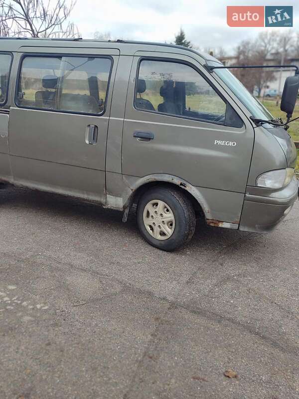 Минивэн Kia Pregio 2003 в Днепре