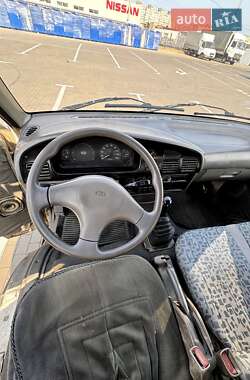 Мінівен Kia Pregio 2001 в 