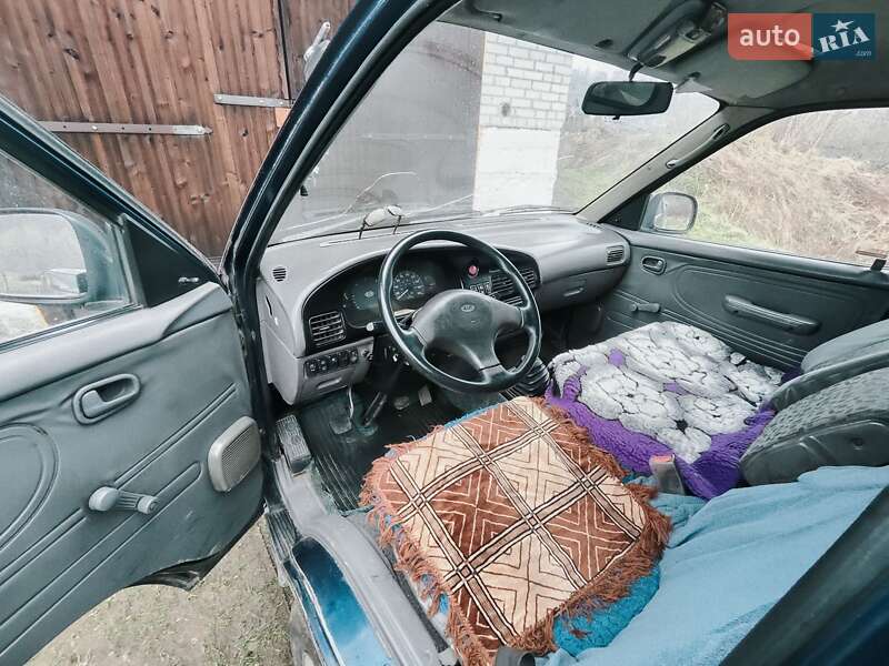 Мінівен Kia Pregio 2000 в Турці