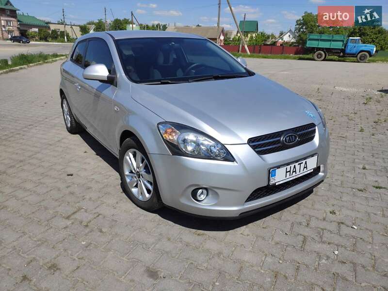 Хэтчбек Kia ProCeed 2008 в Черновцах фото Хэтчбек Kia ProCeed 2008 в Черновцах