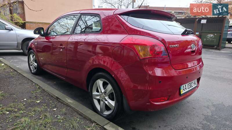 Хэтчбек Kia ProCeed 2008 в Киеве