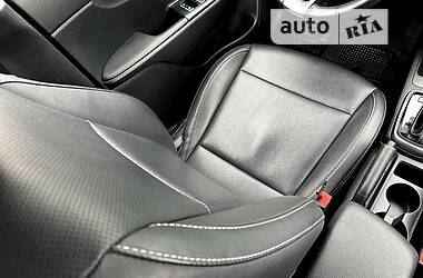 Позашляховик / Кросовер Kia Rio X-Line 2021 в 