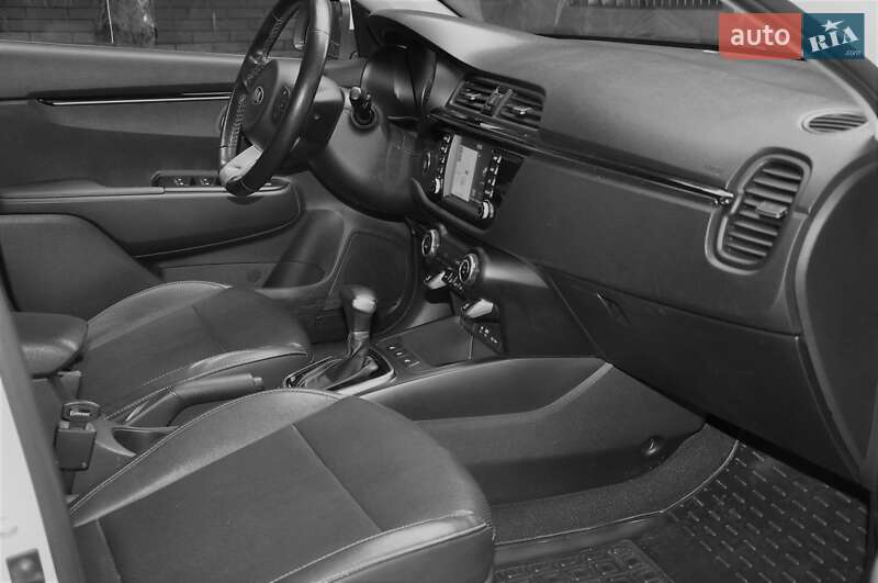 Позашляховик / Кросовер Kia Rio X-Line 2018 в Дніпрі фото 16 Позашляховик / Кросовер Kia Rio X-Line 2018 в Дніпрі