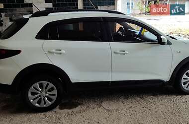 Внедорожник / Кроссовер Kia Rio X-Line 2021 в 