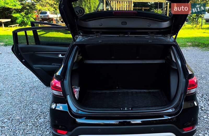 Внедорожник / Кроссовер Kia Rio X-Line 2018 в Ужгороде фото 17 Внедорожник / Кроссовер Kia Rio X-Line 2018 в Ужгороде