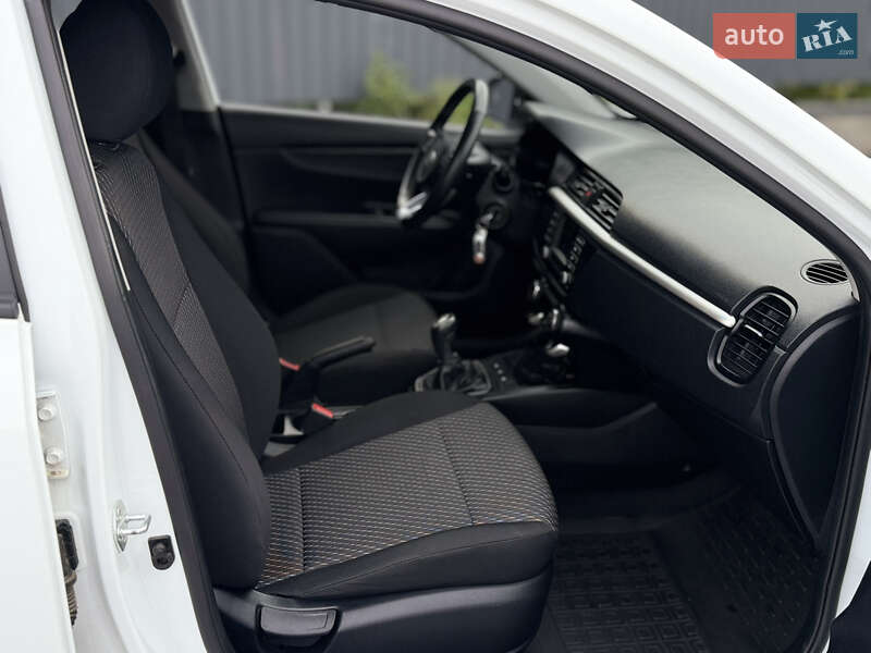 Внедорожник / Кроссовер Kia Rio X-Line 2019 в Полтаве