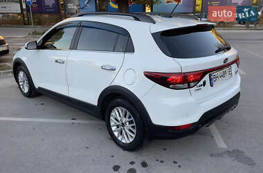 Хэтчбек Kia Rio X-Line 2018 в 
