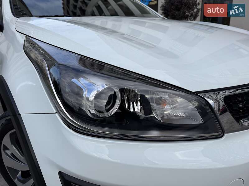 Внедорожник / Кроссовер Kia Rio X-Line 2018 в Киеве фото 17 Внедорожник / Кроссовер Kia Rio X-Line 2018 в Киеве
