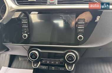 Внедорожник / Кроссовер Kia Rio X-Line 2021 в 