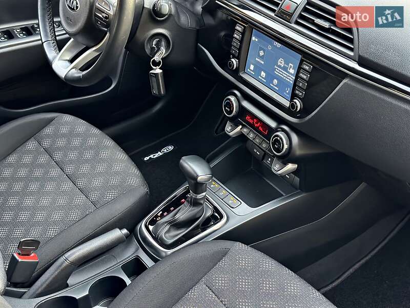 Внедорожник / Кроссовер Kia Rio X-Line 2018 в Одессе