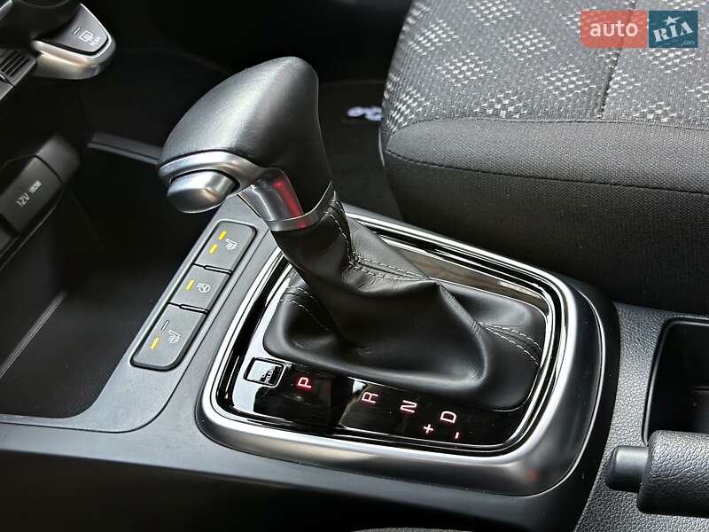 Внедорожник / Кроссовер Kia Rio X-Line 2018 в Одессе